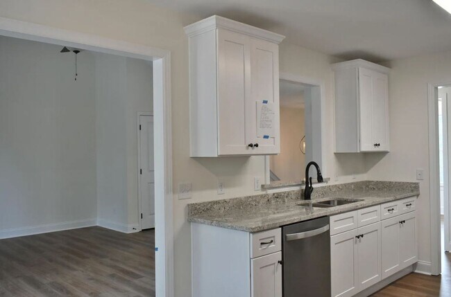 Building Photo - Rental in Ooltewah - 3 Bedrooms + Finished Basement