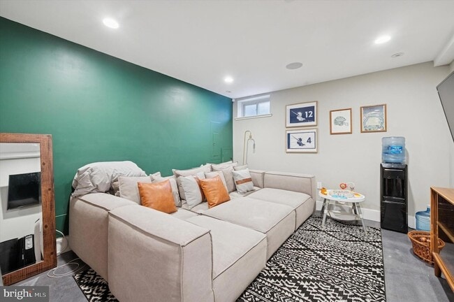 Building Photo - 1942 Tasker St