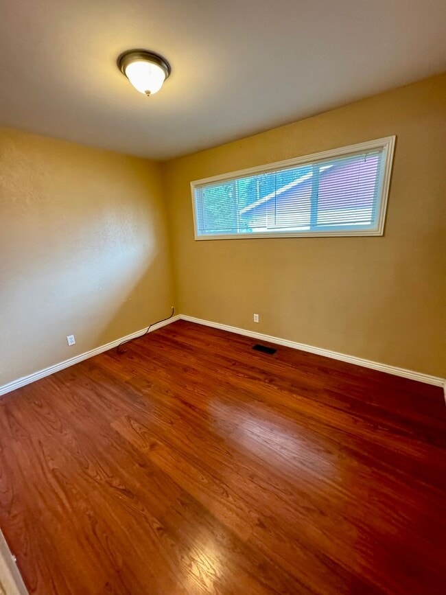 Building Photo - Adorable Rancher in Security-Widefield