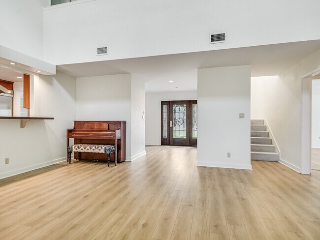 Building Photo - 4302 Twisted Tree Dr