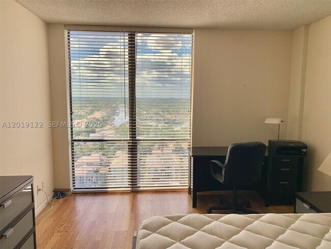 Building Photo - 1500 S Ocean Dr