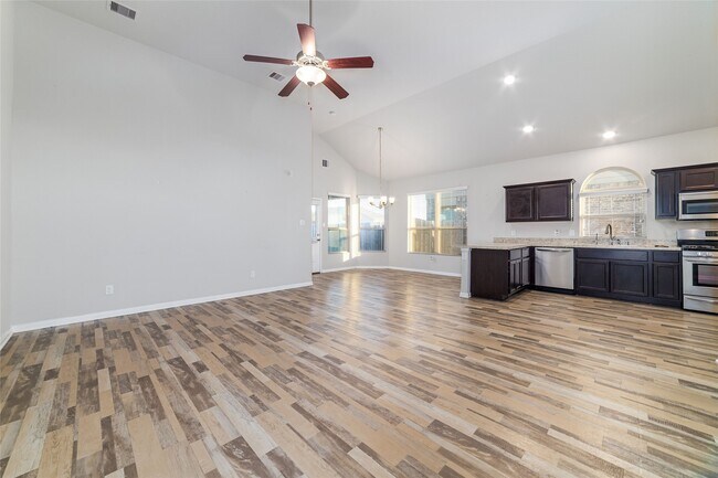 Building Photo - 5138 Royal Jasmine Pl