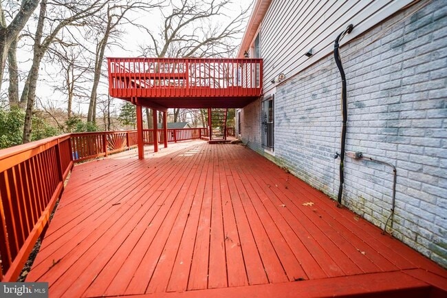 Building Photo - 4504 Franklin Terrace