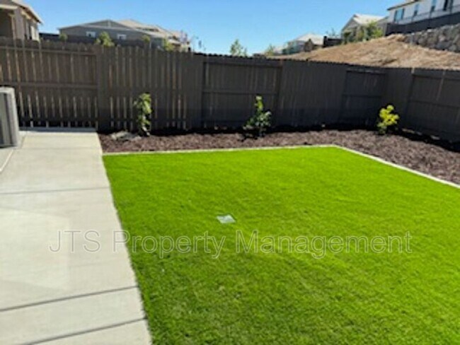 Building Photo - 3349 Hedgerow Ct