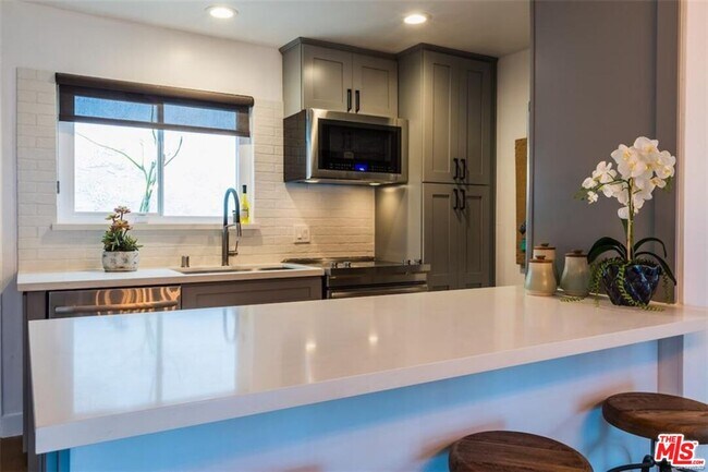 Building Photo - 18203 Coastline Dr
