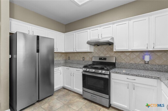 Building Photo - 2012 Huxley Ln