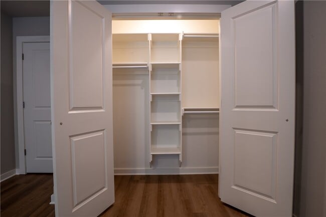 Building Photo - 1156 N Pink Ter