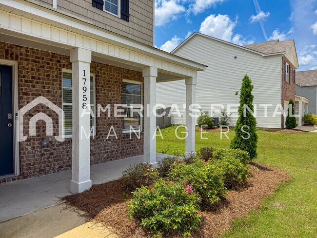 Building Photo - Move-in Special! Beautiful 5 Bed, 2 Bath h...