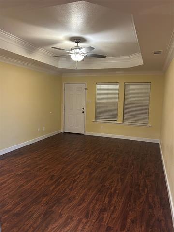 Building Photo - 523 E Evergreen St