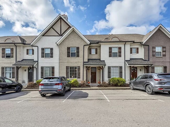 Building Photo - Luxury Bellevue Townhome in Harpeth Park