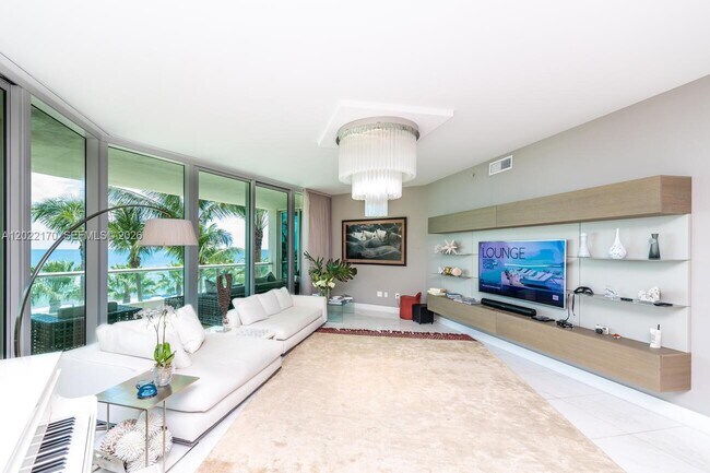 Building Photo - 16051 Collins Ave