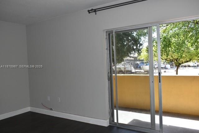 Building Photo - 1975 NE 135th St