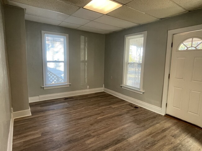 Living room - 112 W Forest St