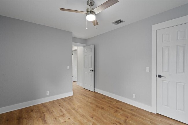 Building Photo - 1203 Thackeray Ln