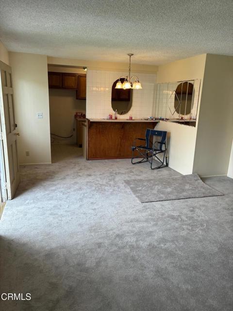 Building Photo - 702 W Hemlock St