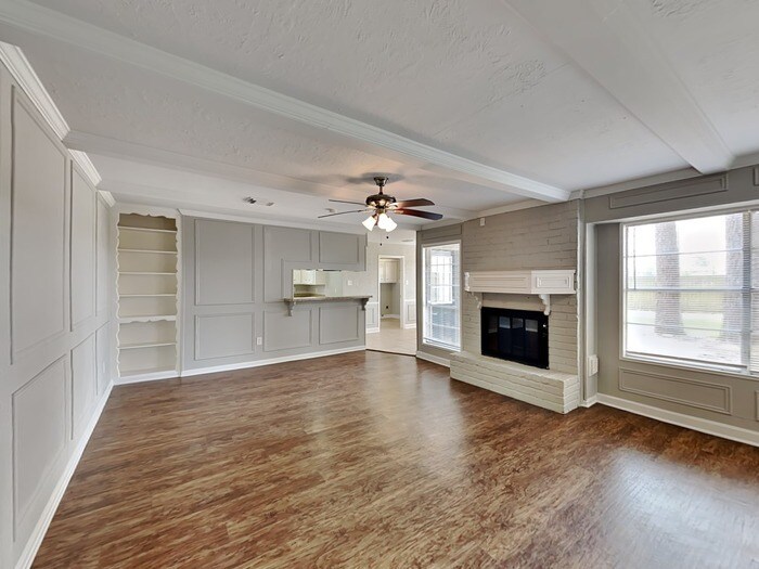 Building Photo - 7726-7712 12 Fairway Ln