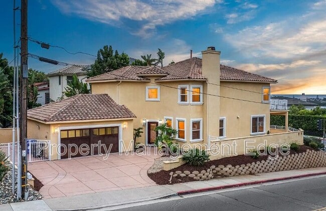 Building Photo - 1107 Las Flores Dr