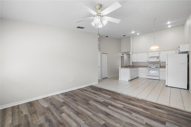Building Photo - 37228 Grassy Hill Ln