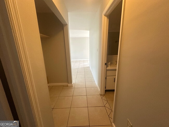 Building Photo - 520 Chateau Cir
