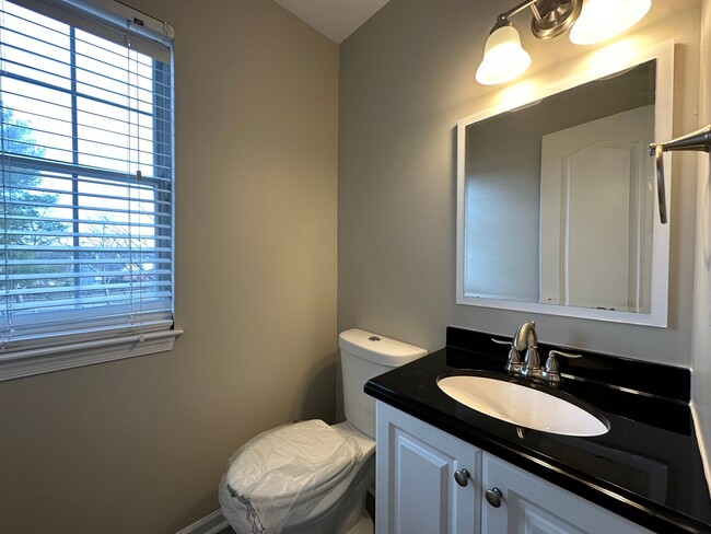 Building Photo - Charming 3 Bedroom/2.5 Bathroom Townhome with Attached Garage in Reisterstown, MD!