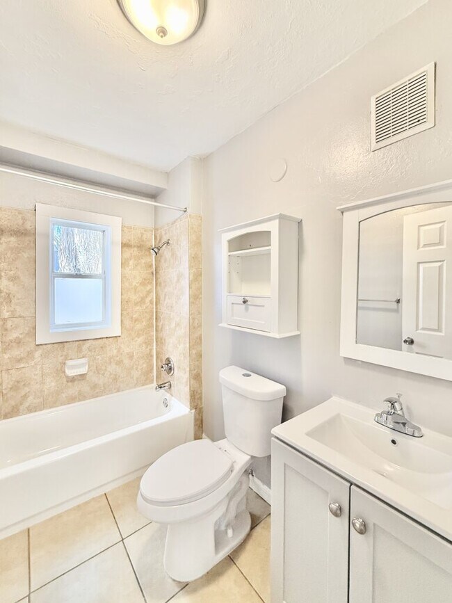 Building Photo - 1914 31st St S