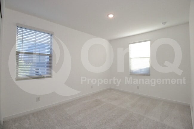 Building Photo - 670 S Jacana Ln