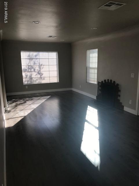 Building Photo - 1914 W Holly St