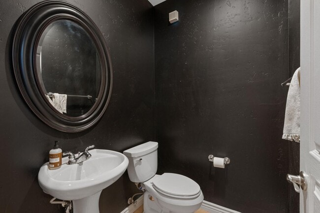 Building Photo - 14450 N Thompson Peak Pkwy