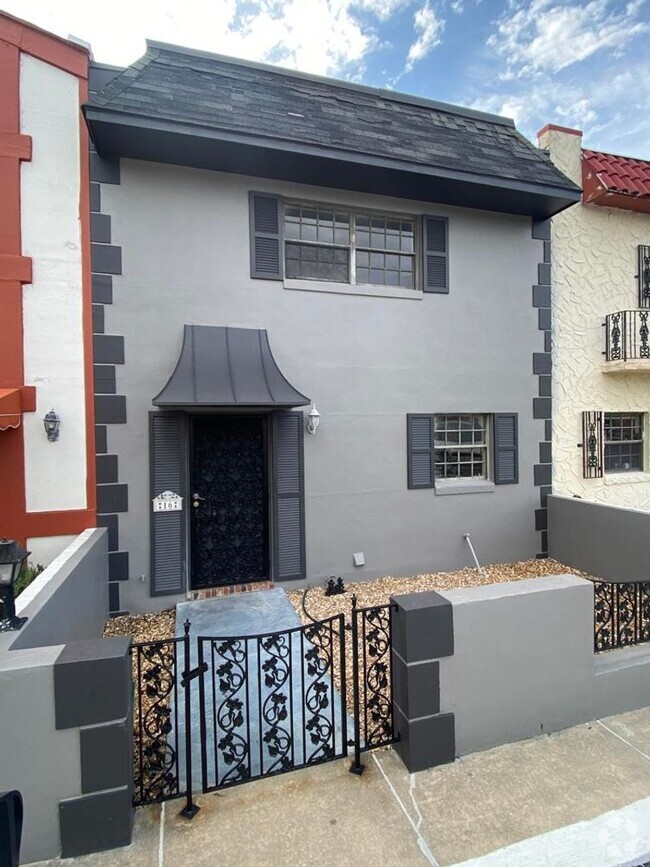 Building Photo - COBBLESTONE VILLAGE 2 BED 1.5 BATH RIVERFR...