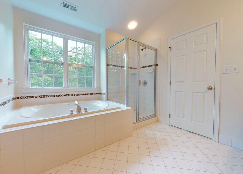 Building Photo - 1824 Big Ridge Dr