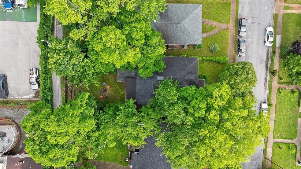 Building Photo - 938 Fortwood St