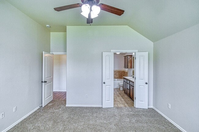 Building Photo - Newly Remodeled Three Bedroom with a Water...