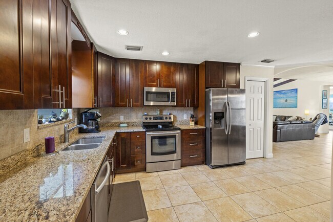 Building Photo - 591 Kriss Ln