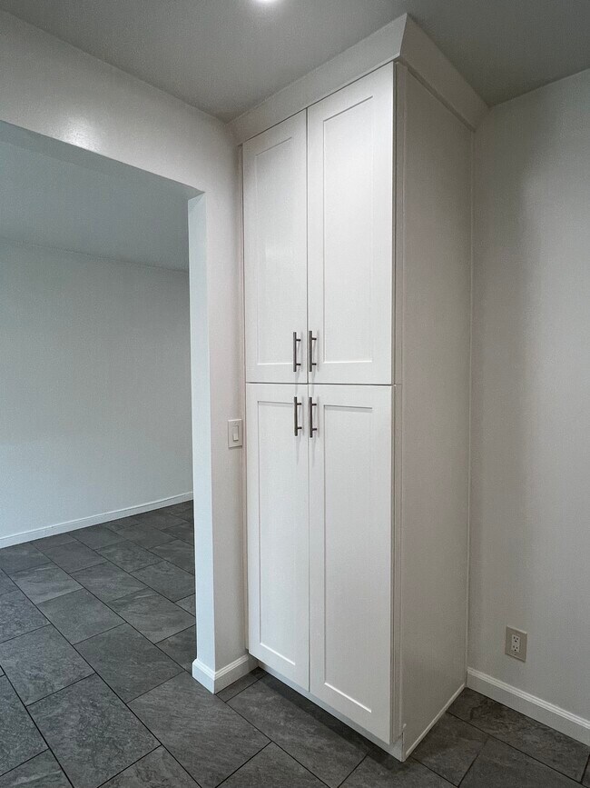 Kitchen pantry - 319 Mariposa Ave