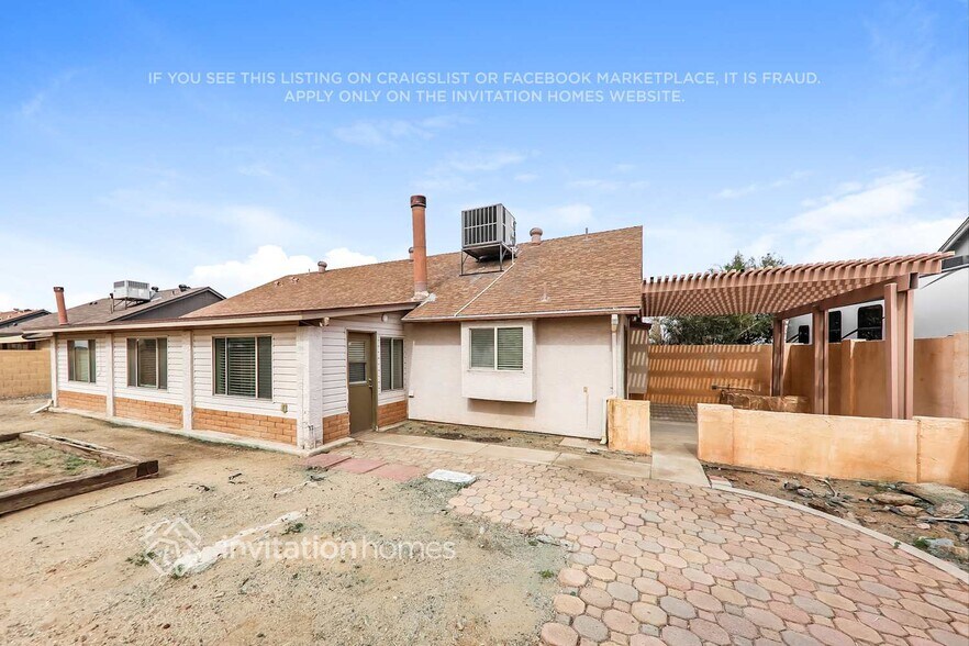 Building Photo - 8833 W Vogel Ave