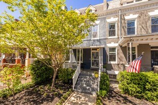 Building Photo - 637 Keefer Pl NW