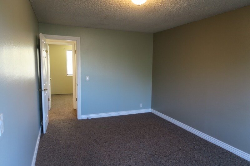 Building Photo - 7800 S Chadbourne Dr