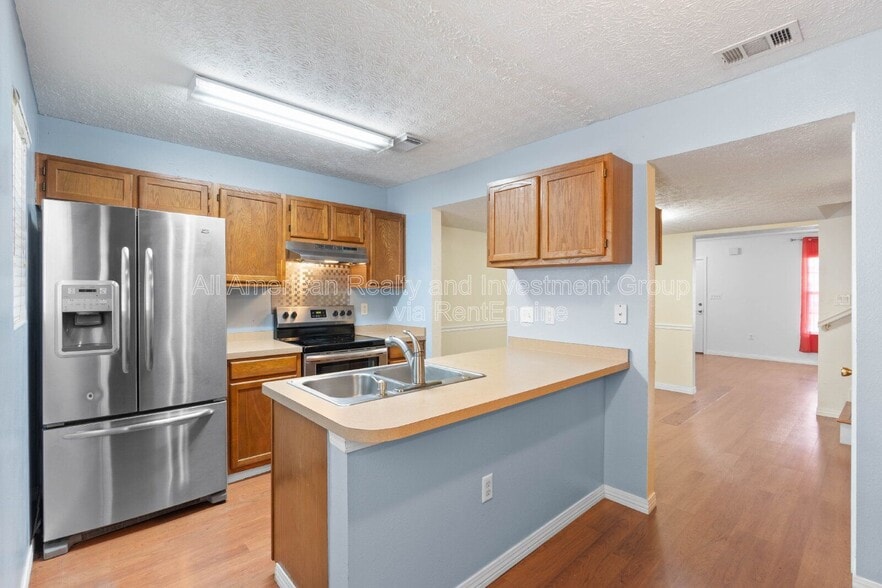 Building Photo - 1815 Pointed Leaf Ln