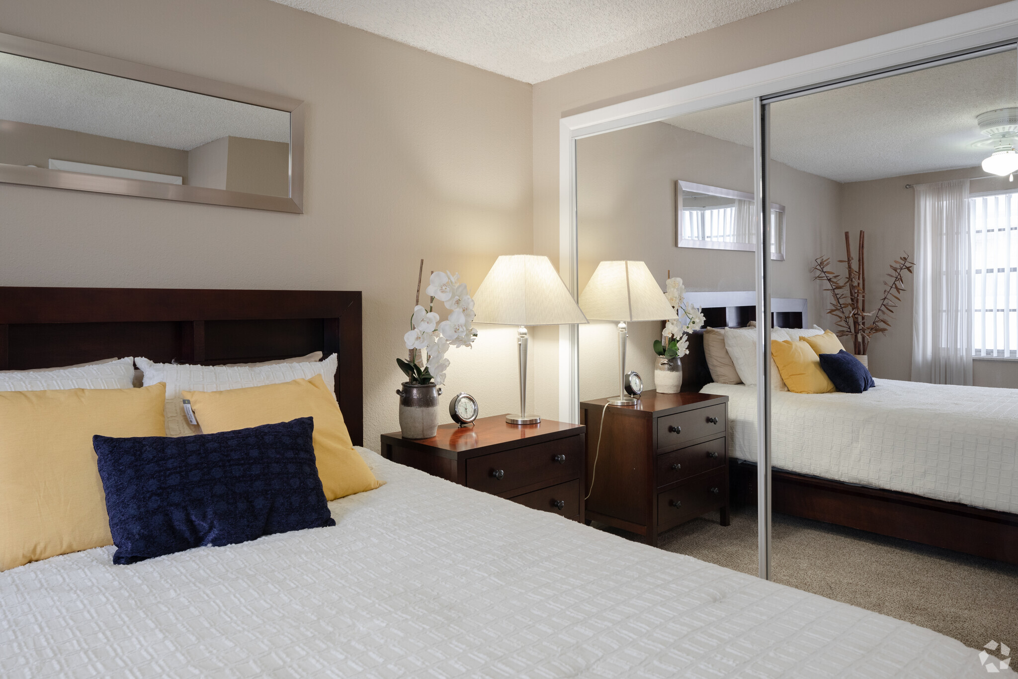 1BR, 1BA - 488SF - Carlisle on the Park Apartments
