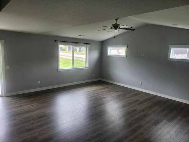 Building Photo - 1581 Keanan Ln