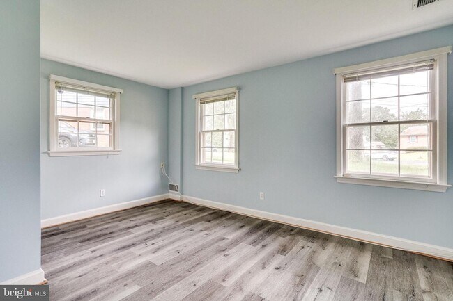Building Photo - 5001 Ninian Ct