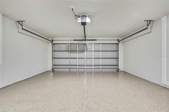 Building Photo - 10631 N Frantz Ave