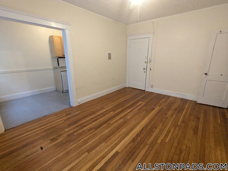 Building Photo - 33 Walbridge St
