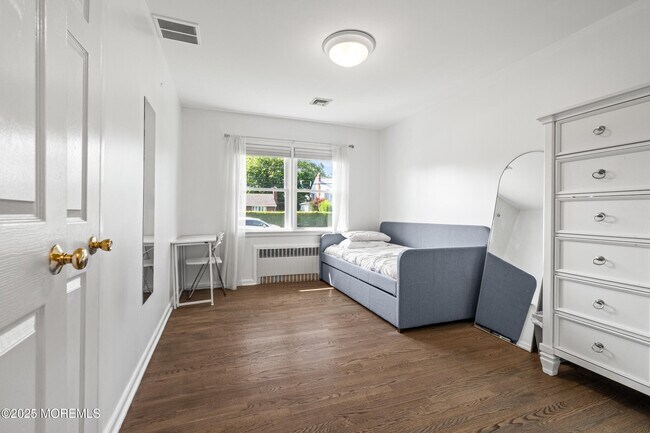 Building Photo - 523 Westwood Ave