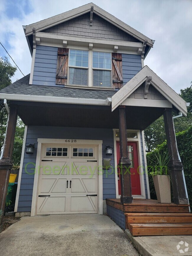 Building Photo - Beautiful 2-Story house in North Portland