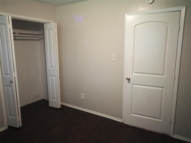 Building Photo - 1218 Tartan Ln