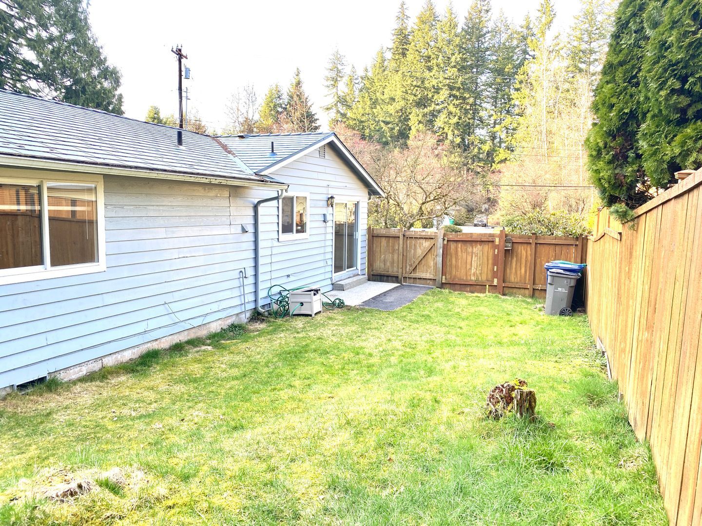 Building Photo - Bothell Duplex w/ Spacious Yard