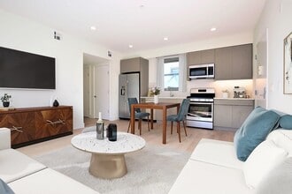 Building Photo - 110 Court St