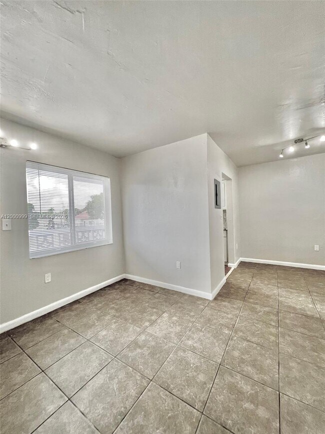 Building Photo - 10 NW 77th St