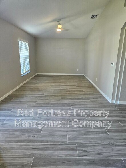 Building Photo - 410 SW 40th Terrace